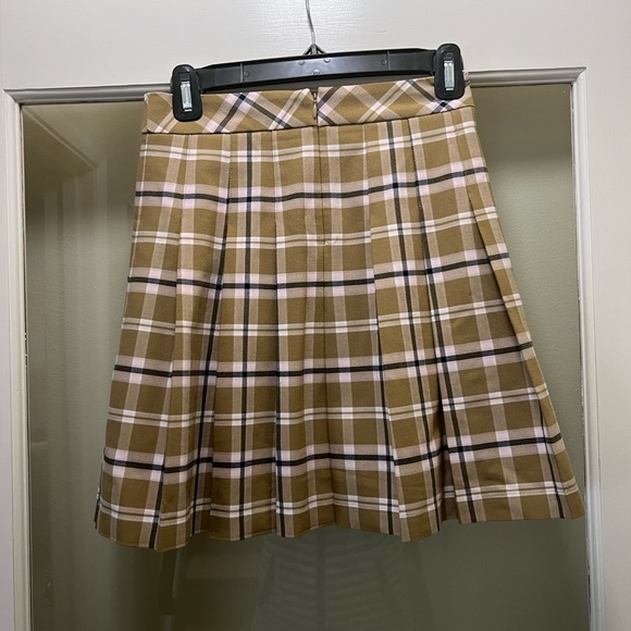 Aritzia Sunday Best Olive Micro Pleated Skirt size 2 - Picture 2 of 5